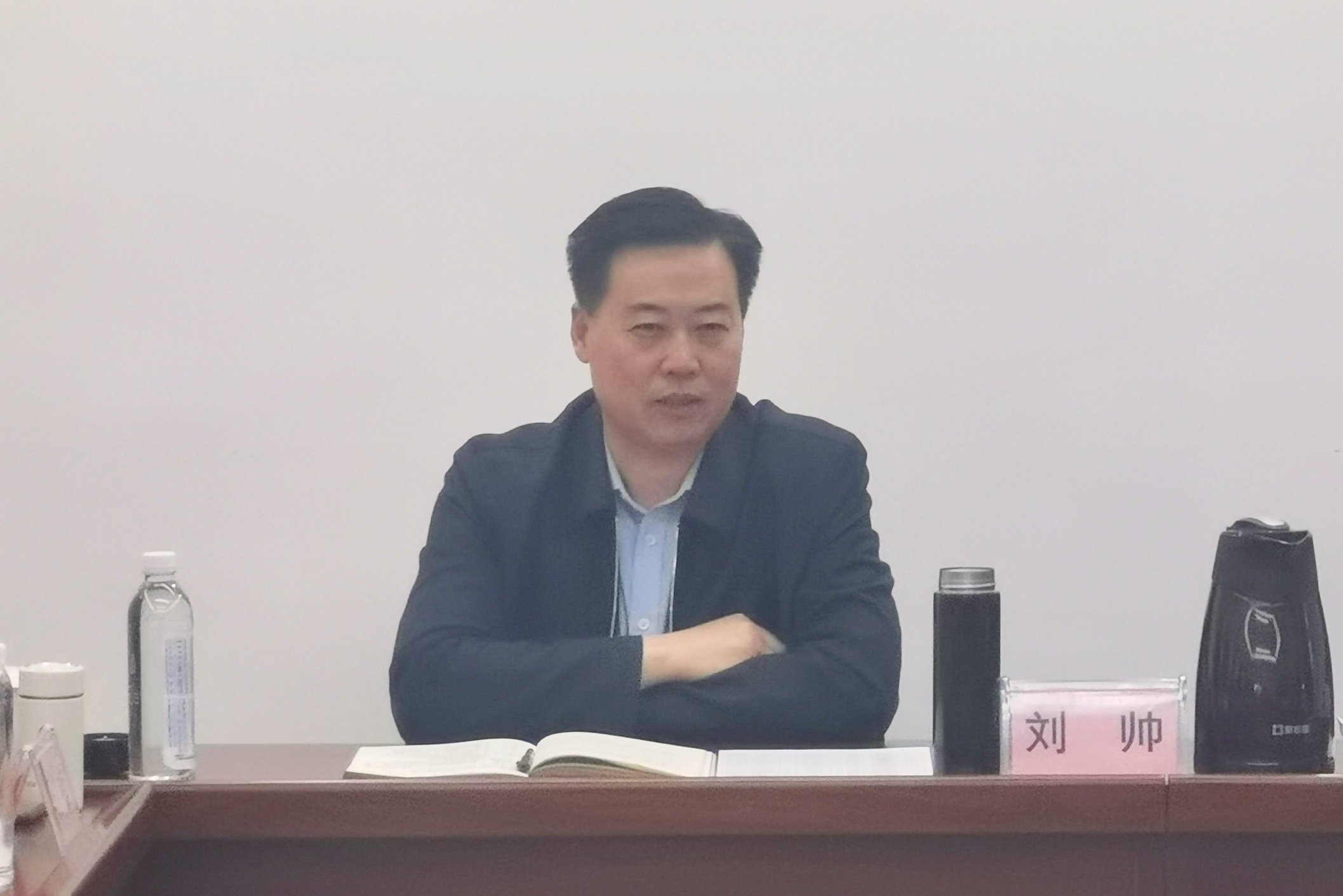 伟德国际1946源于英国组织召开青年干部座谈会(图2)